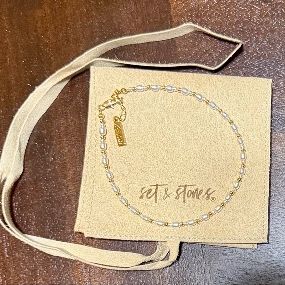 Set & Stones. Shelly pearl & gold anklet. NWT. - Picture 2 of 6